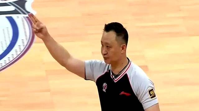 江南体育官网首页-冠军之争不断升温，劲旅相继取胜的简单介绍
